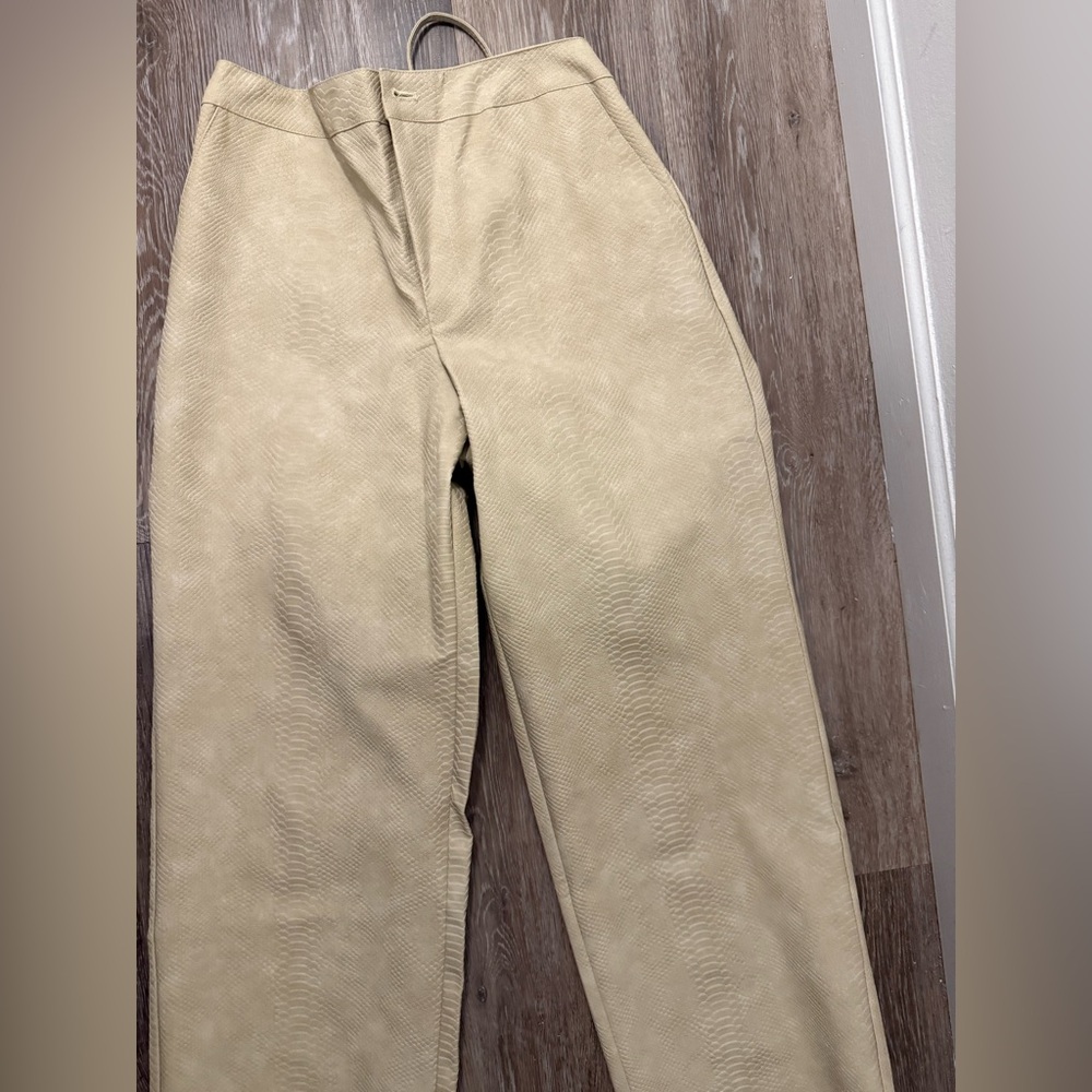 Super fun snake skin beige pants